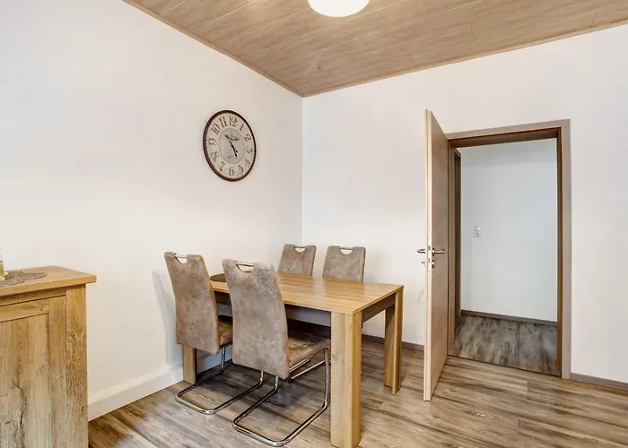 In Schustes 아파트