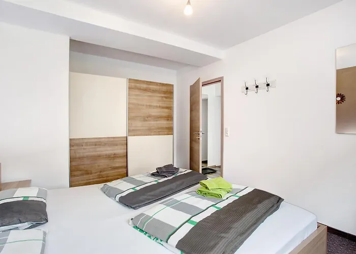 In Schustes 아파트